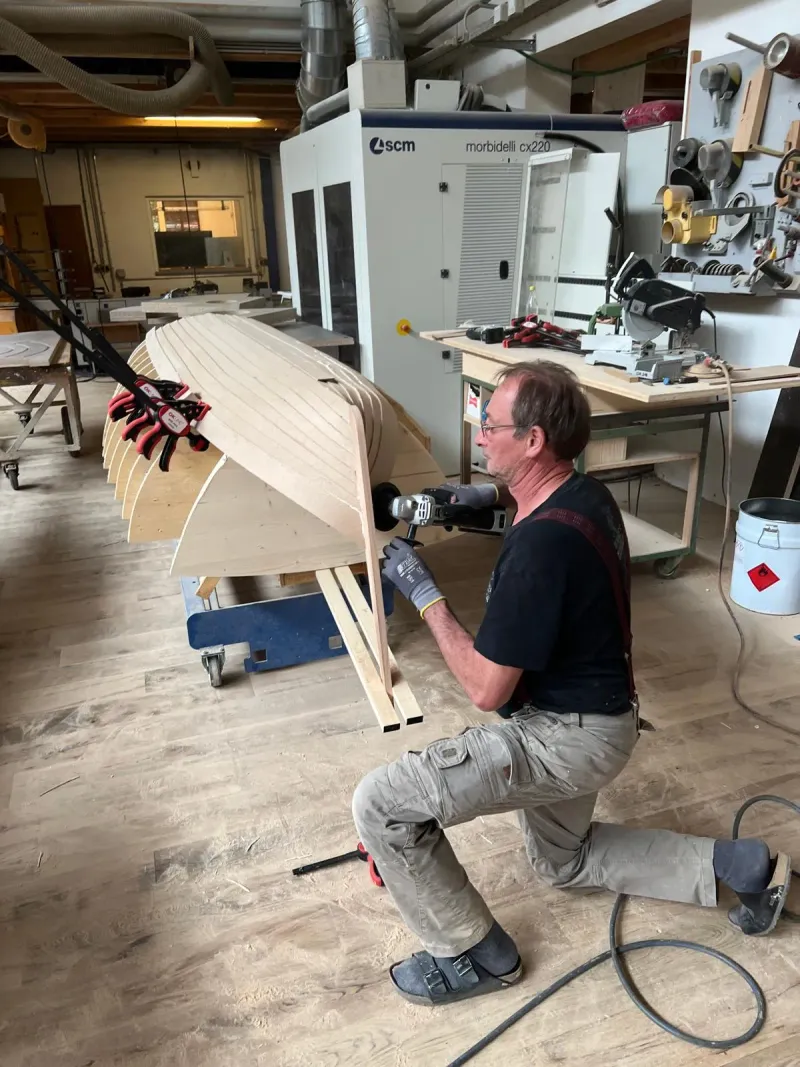 Schreiner bei der Arbeit